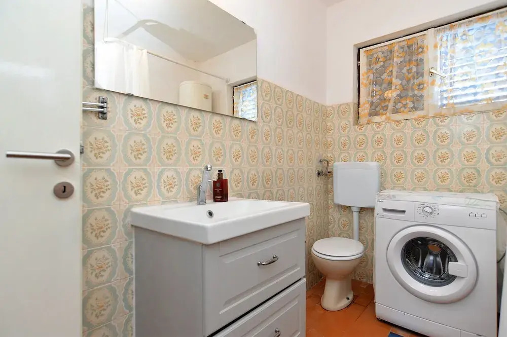 Apartment 1928