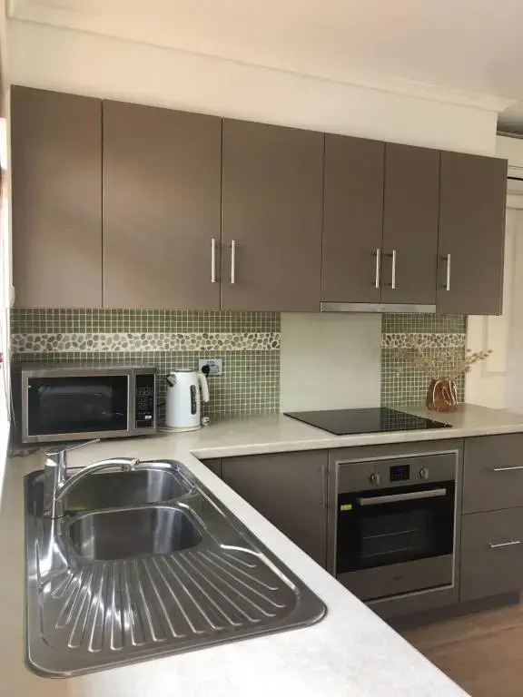 Luxurious Bayside Retreat, 2 min walk to the beach