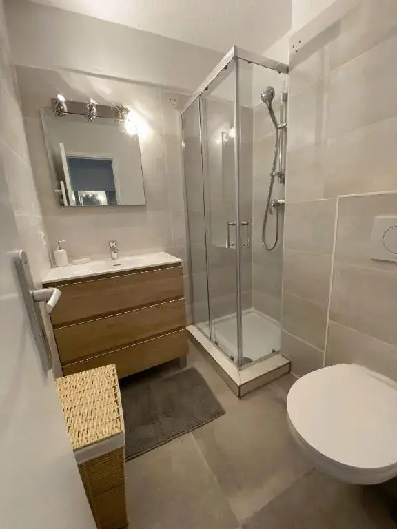 Studio Antibes Piscine Wifi