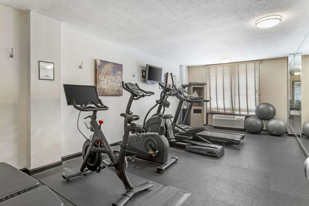 Best Western Plus Grosvenor Airport Hotel