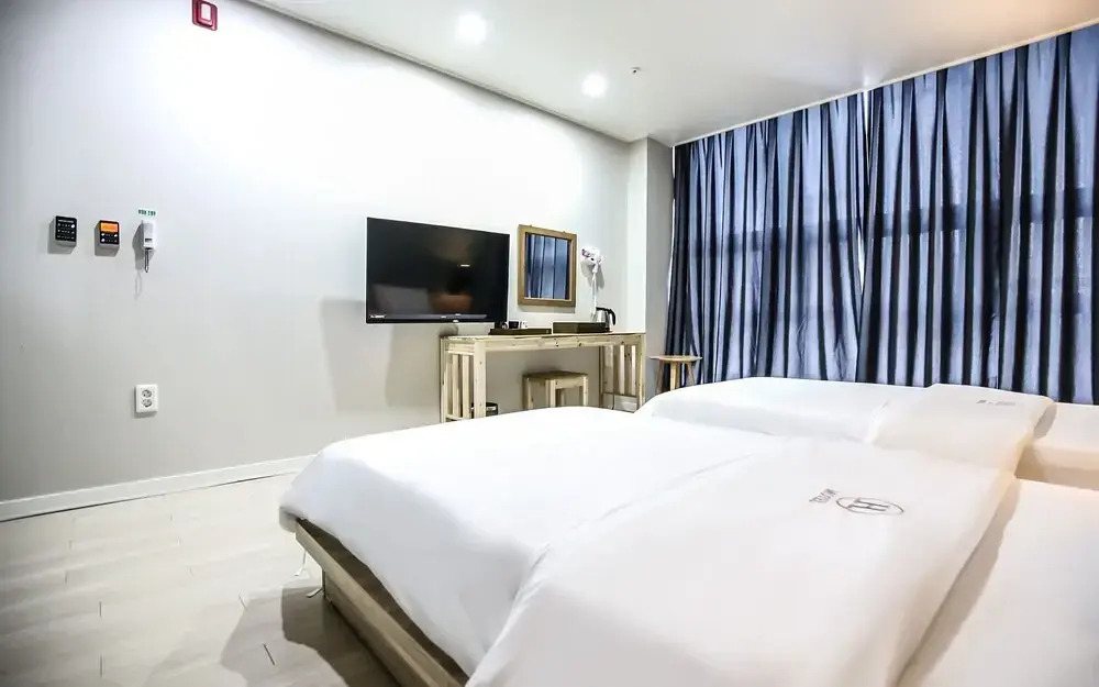 Eumseong Chungbukyeoksindosi H Motel