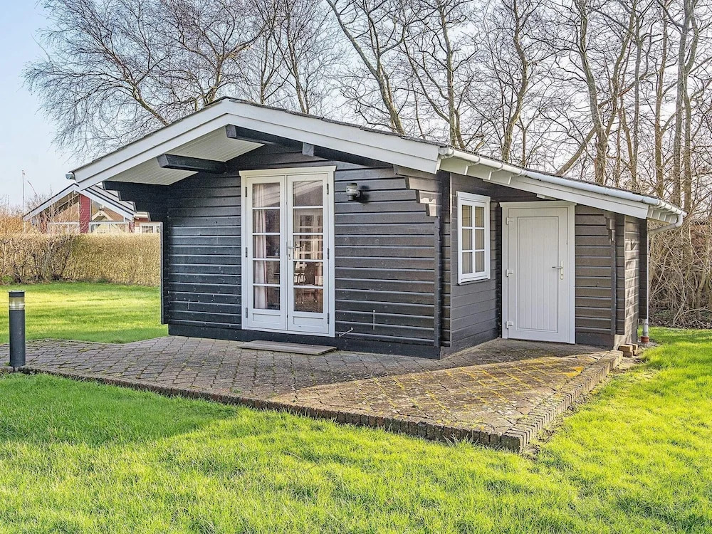 Peaceful Holiday Home in Hemmet near Sea