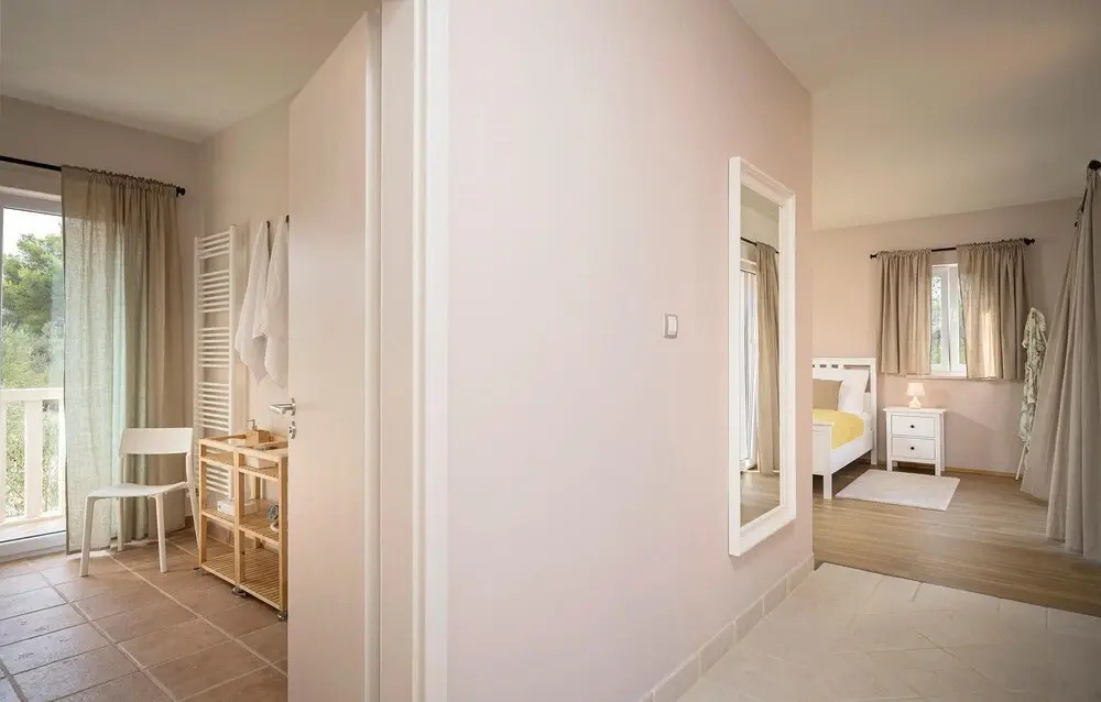 Stunning Home in Stari Grad With Outdoor Swimming Pool, Wifi and 4 Bedrooms