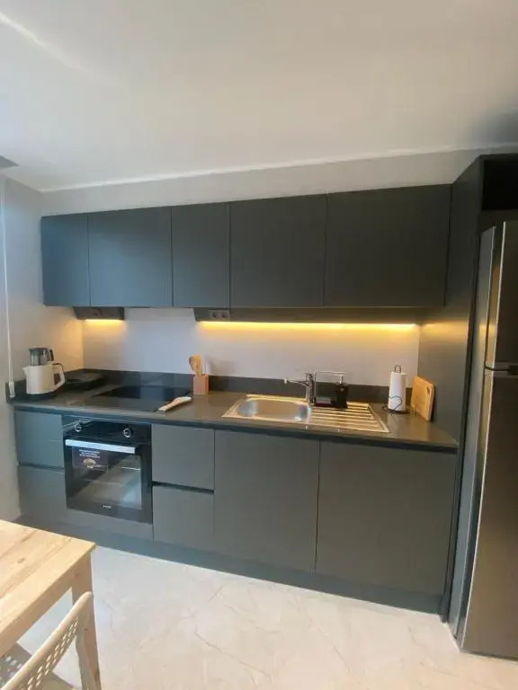 Luxury Central Fully Equipped 2BR 2BA Apartment by Siena Suites
