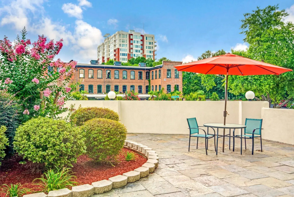 The Longleaf Hotel