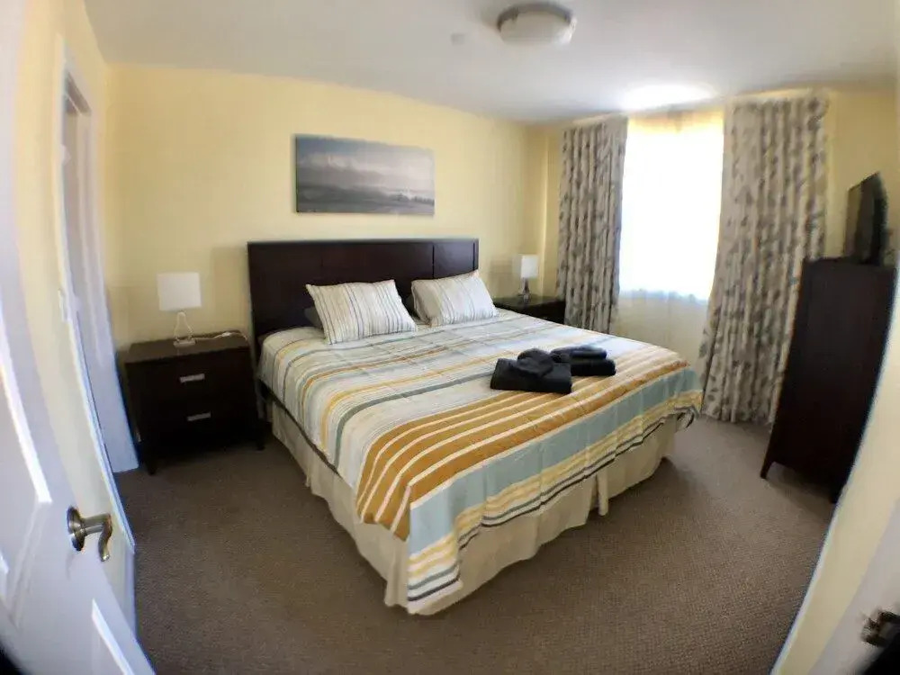 3BR Home wRooftop by Ideal Experience VR