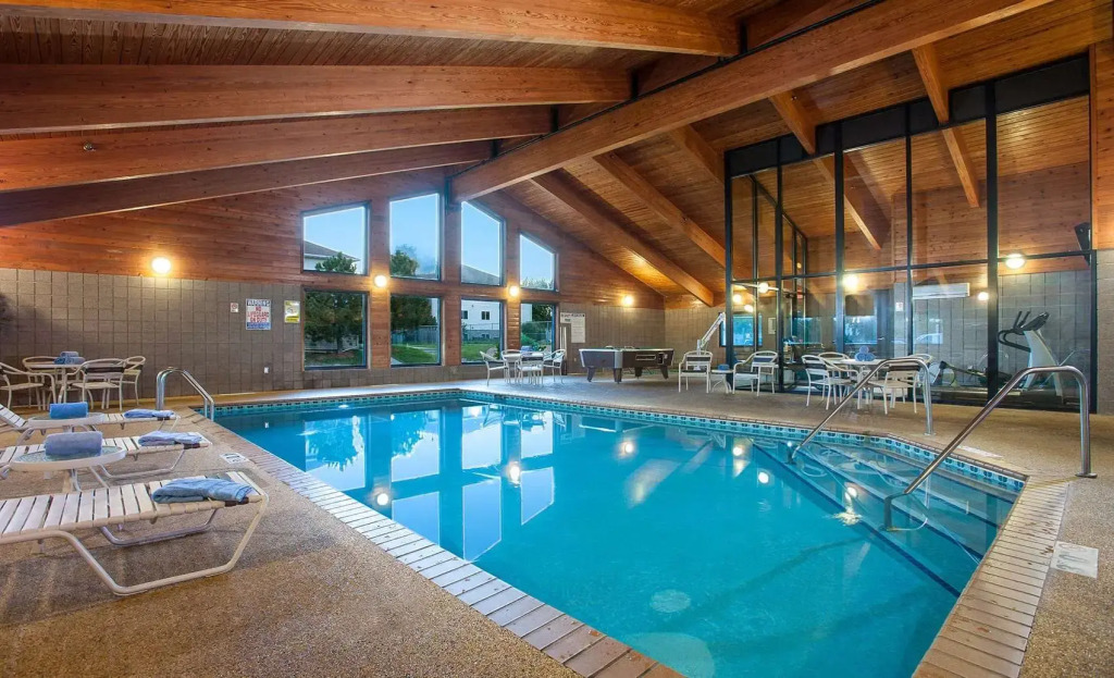 AmericInn by Wyndham Mankato Event Center near MSU