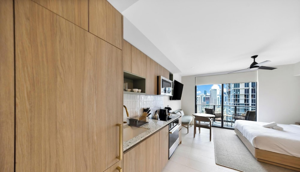 Luxurious Studio in DTW with City Views