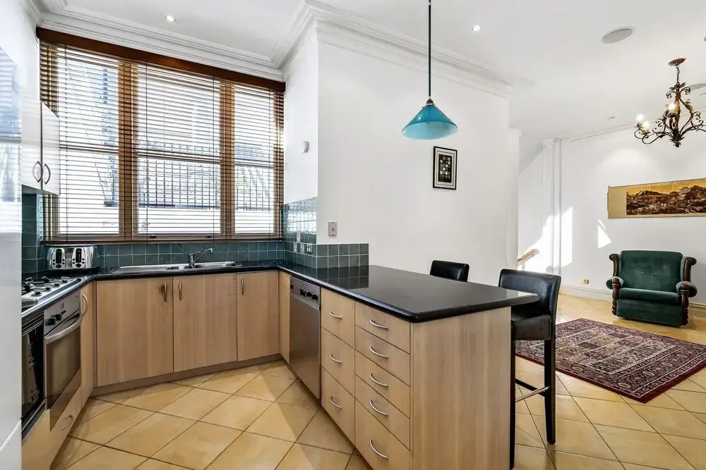 Hanna, 4BDR Melbourne Apartment