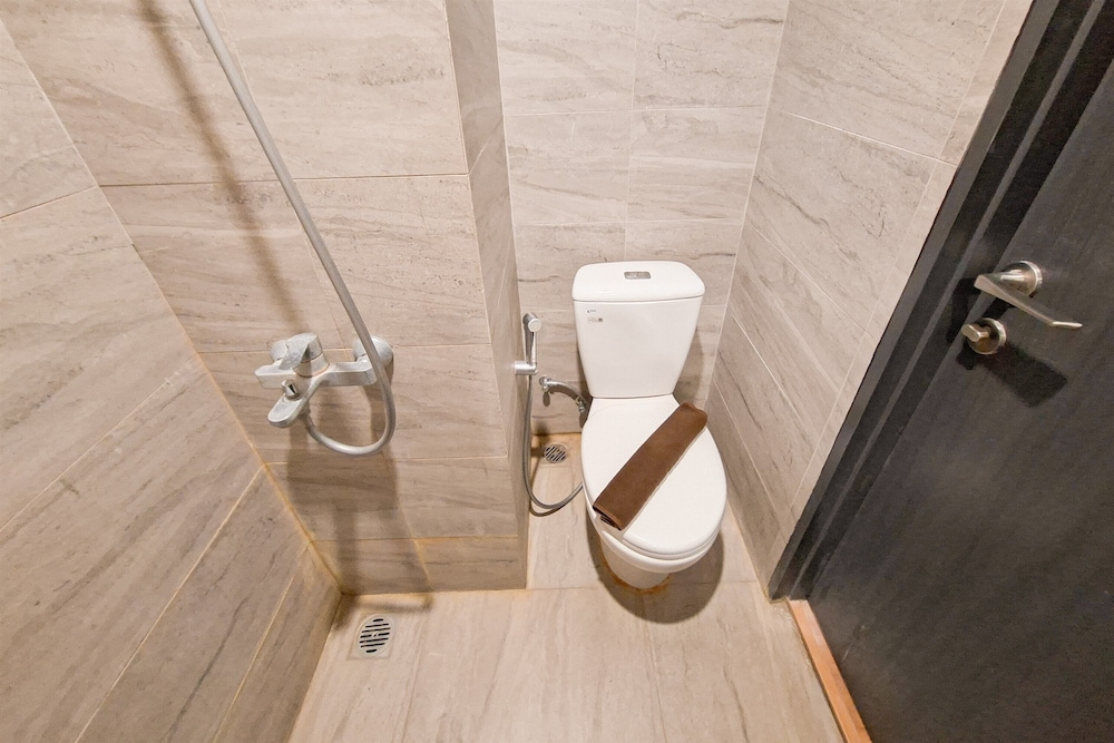 Comfortable And Relaxing Living In Studio At Apartment Collins Boulevard