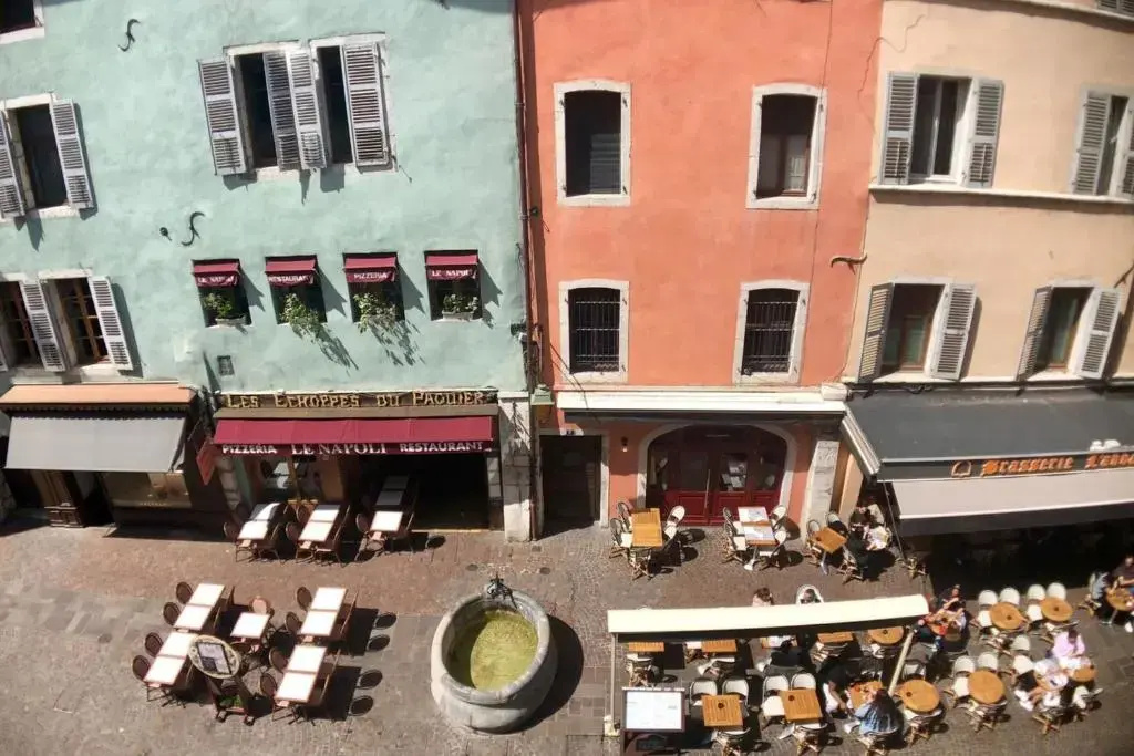 Le Paquier 9 The charm in the heart of the Old Town 150m from the Lake