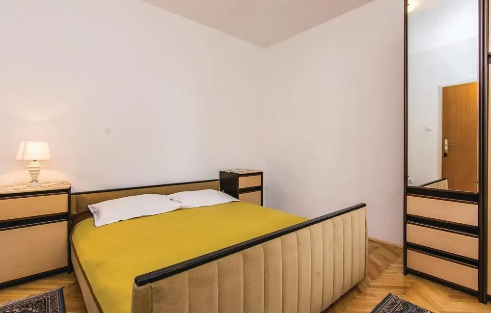 Stunning Apartment in Starigrad With 4 Bedrooms