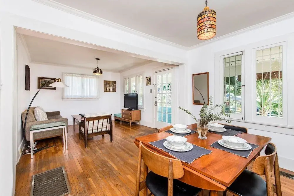 Charming 2 Bedroom Bungalow in Silver Lake