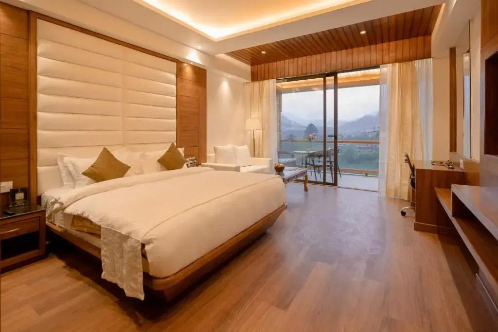 Tiaraa Hotels & Resorts - A Luxury Resort Manali