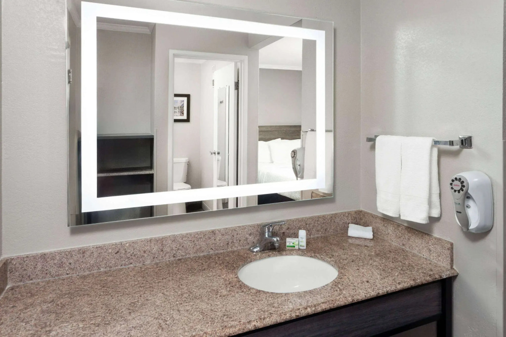 La Quinta Inn by Wyndham Cleveland Independence