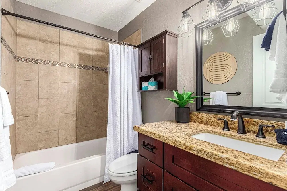 Walk to Old Town & Giants Stadium! Unit w/ Pool