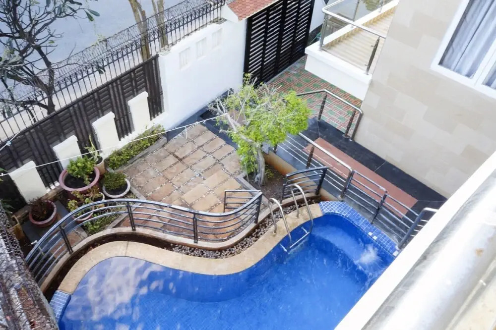 F5 Villa
