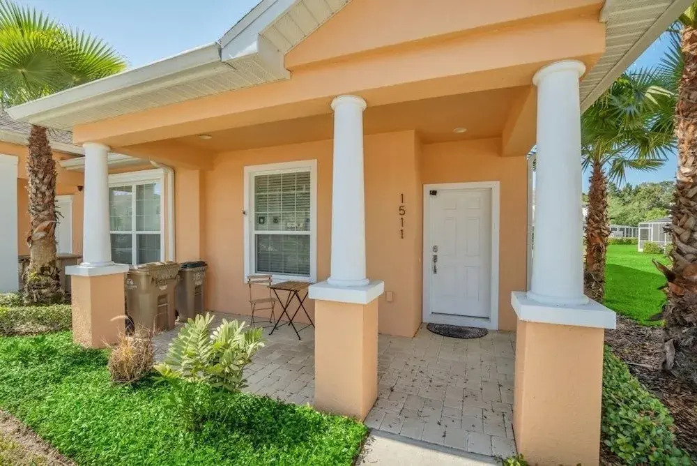 1511retreat 3 Bedroom Townhouse by Redawning