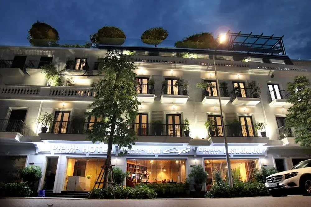 Draha Halong Hotel - Serenity, Charm and Nature - Preferred by Western Travelers