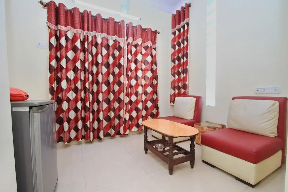 OYO 7728 Hotel Nayaab Comforts