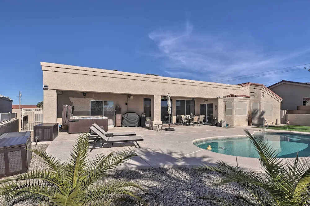 Pool & Lake Havasu Views: Gorgeous Desert Escape!