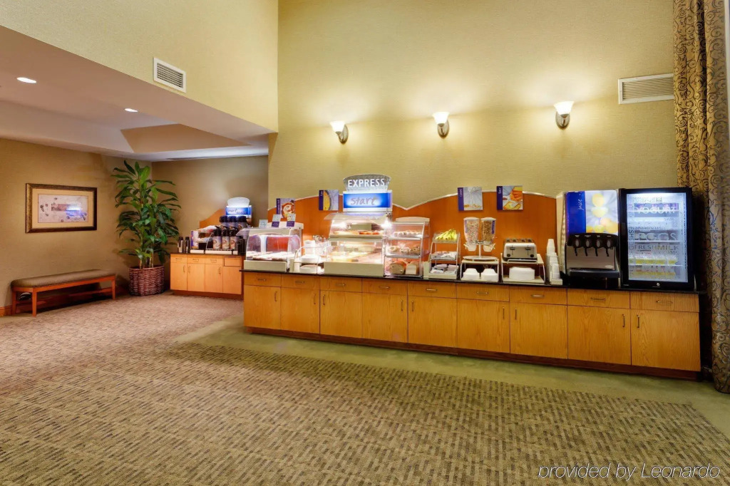 Holiday Inn Express Rochester-Victor by IHG