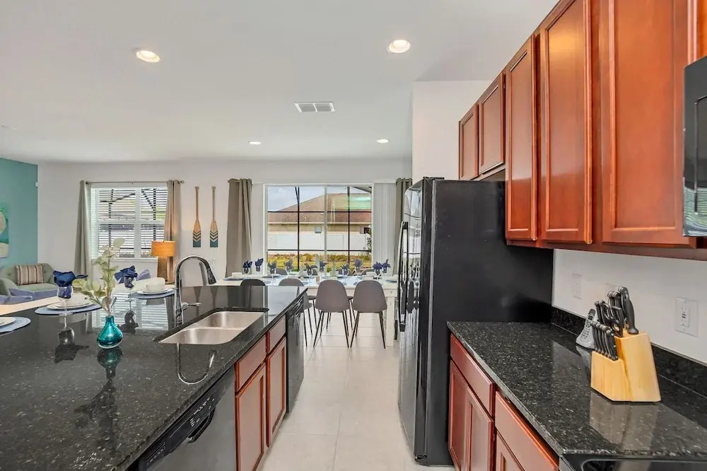 Upstay: Resort Villa w Pool & Cinema Near Disney
