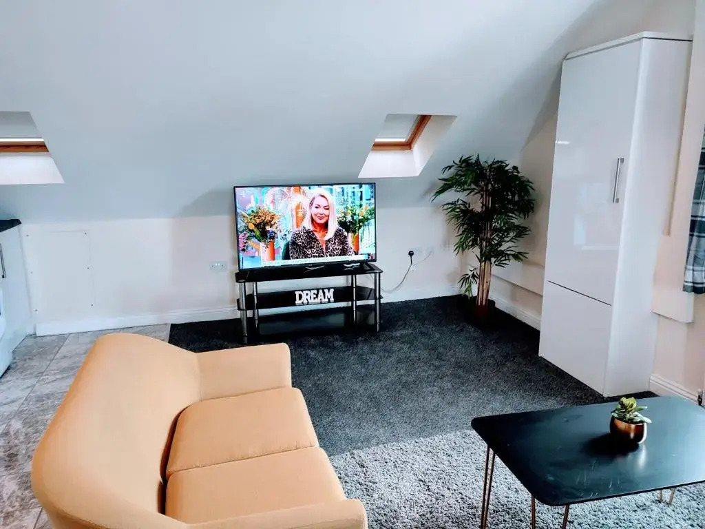 Crystal Suite 4 - Private Parking - Metro