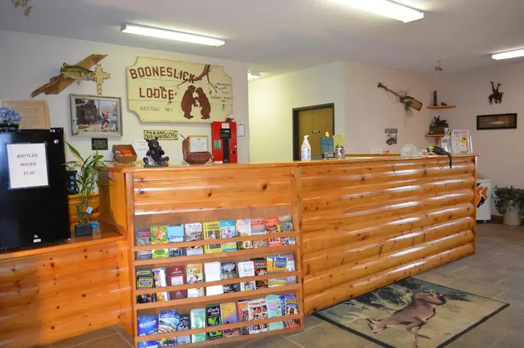 Booneslick Lodge - Neosho