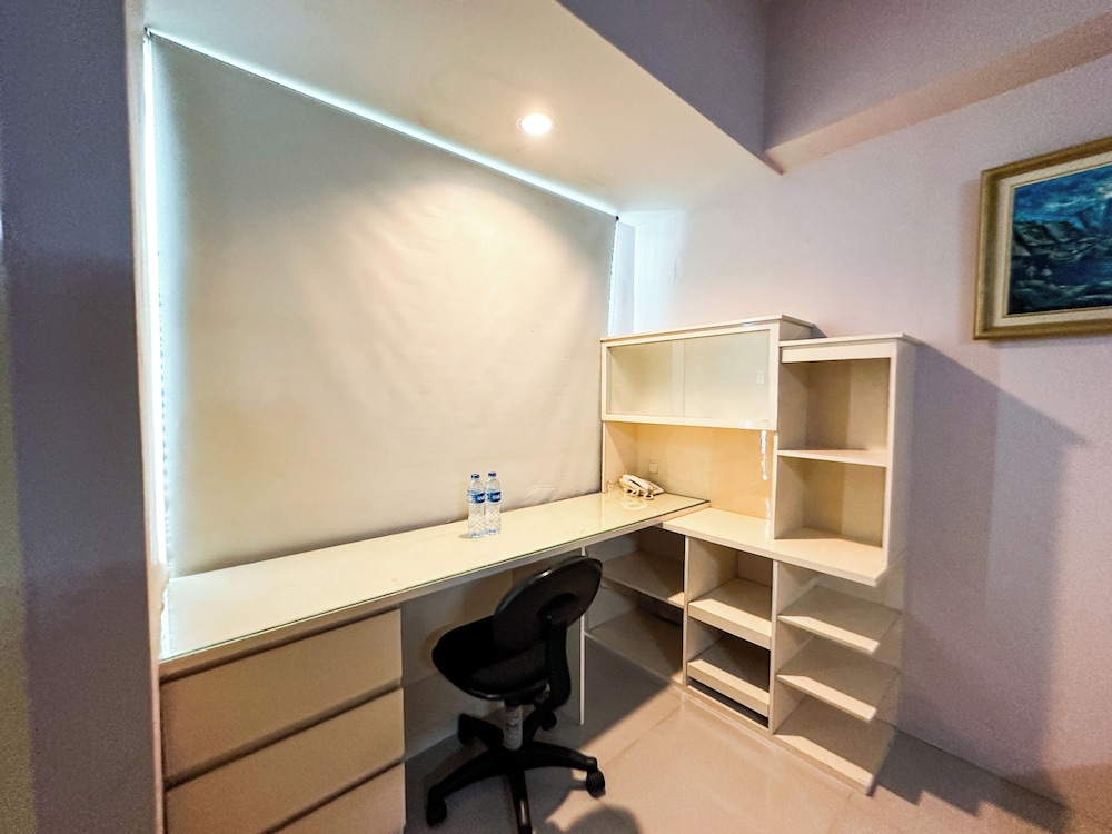 Modern Studio Near Petra Christian University At The Square Surabaya Apartment