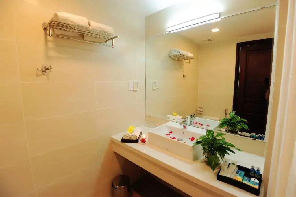Cuu Long Hotel
