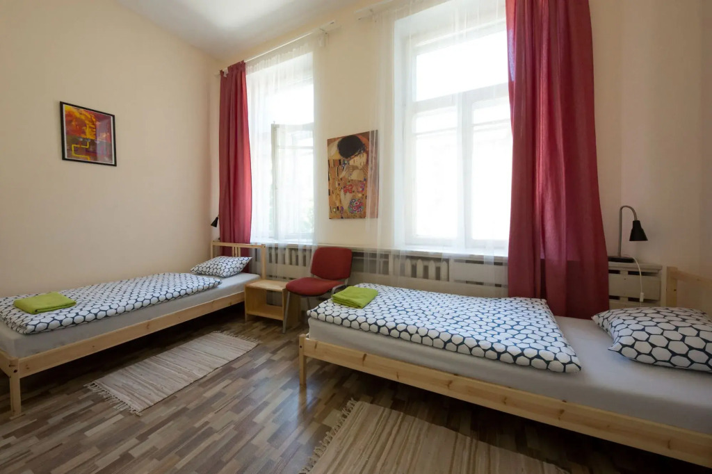 25 Hours Hostel