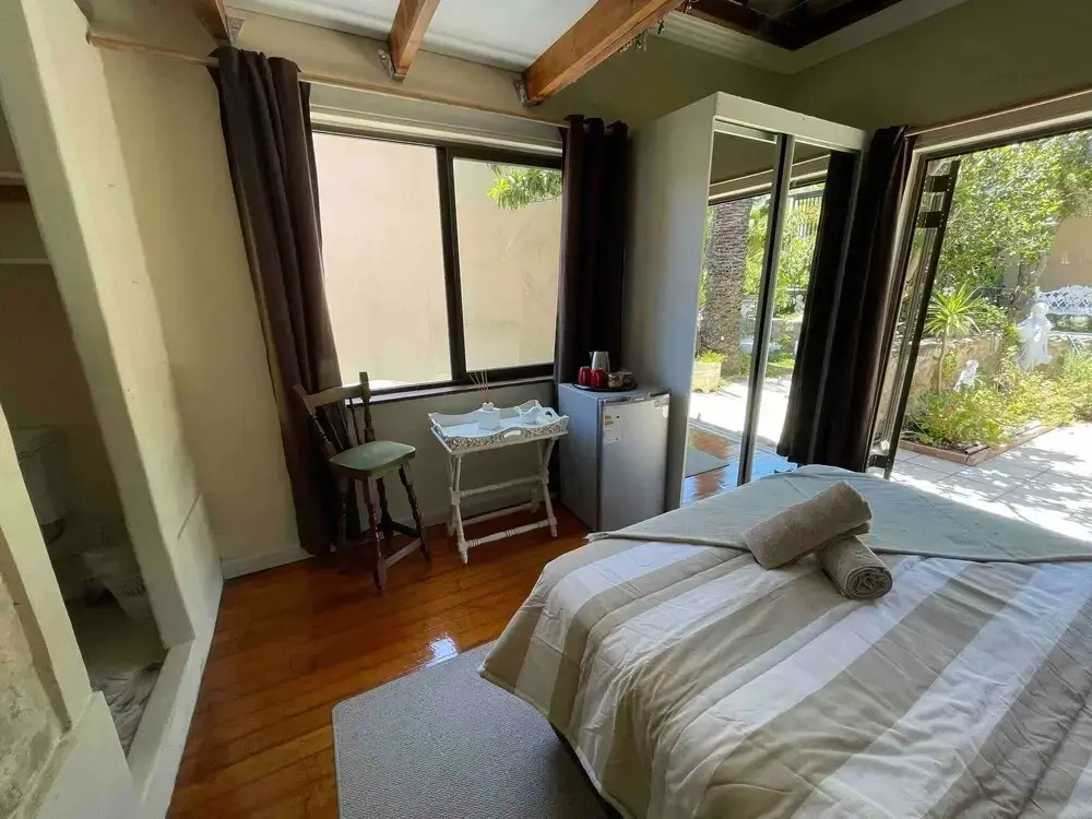 Living In Mountain Views Camps Bay