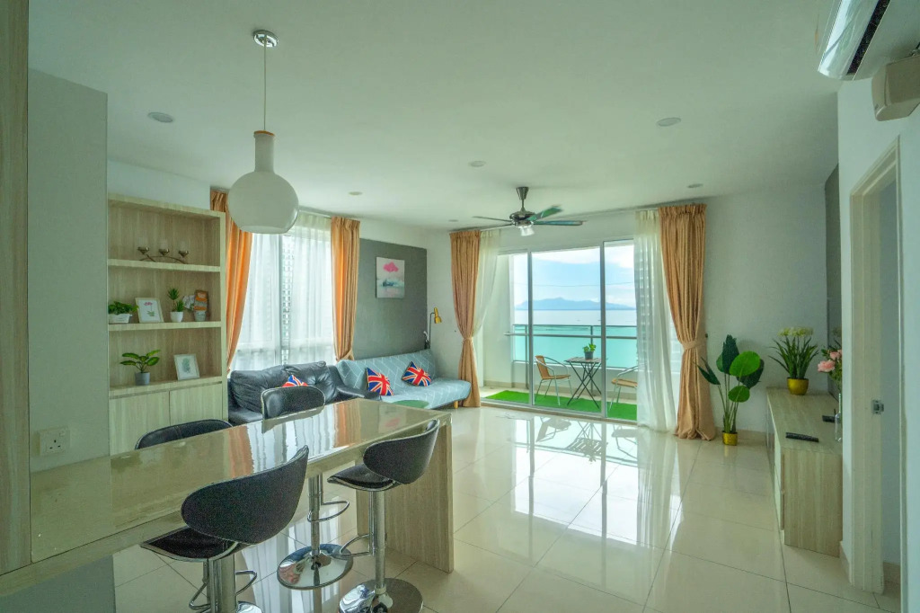 City & Seaview Condo @ Gurney, Georgetown 2 Rooms