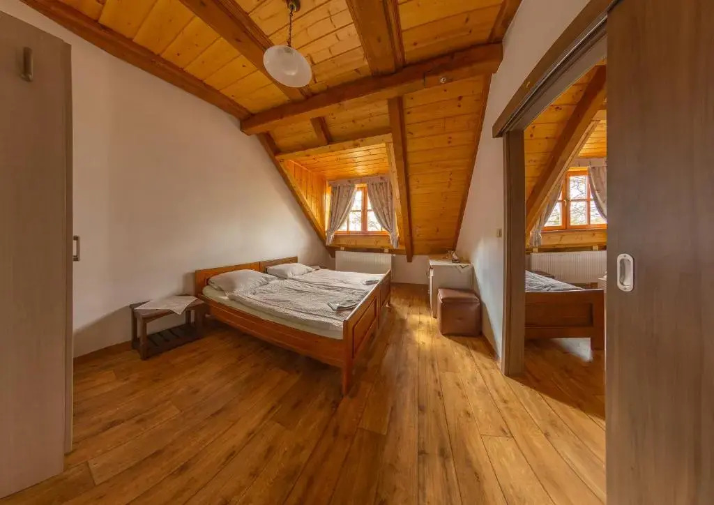 Pension & Restaurant U Koňské dráhy Holkov