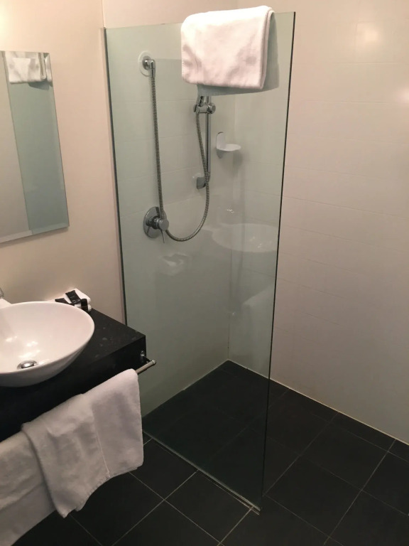 Fiordland Hotel