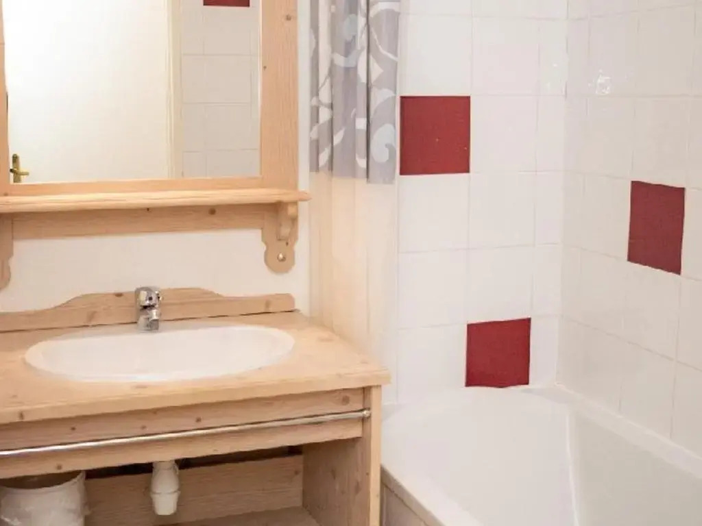 Appartement Puy-Saint-Vincent, 4 pièces, 8 personnes - FR-1-504-33