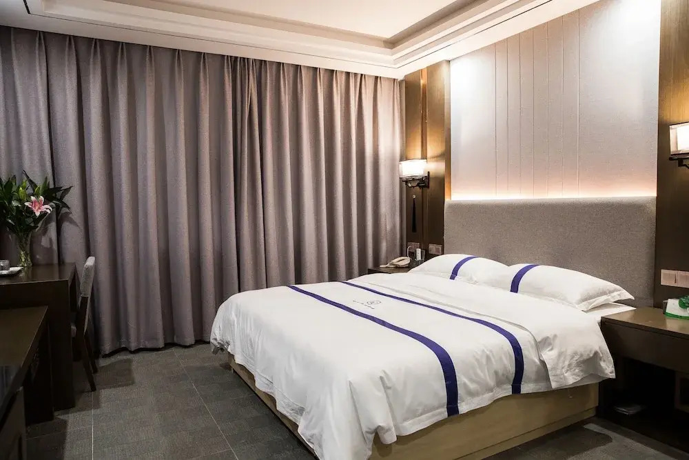 Guiyang Jialan Selected Hotel