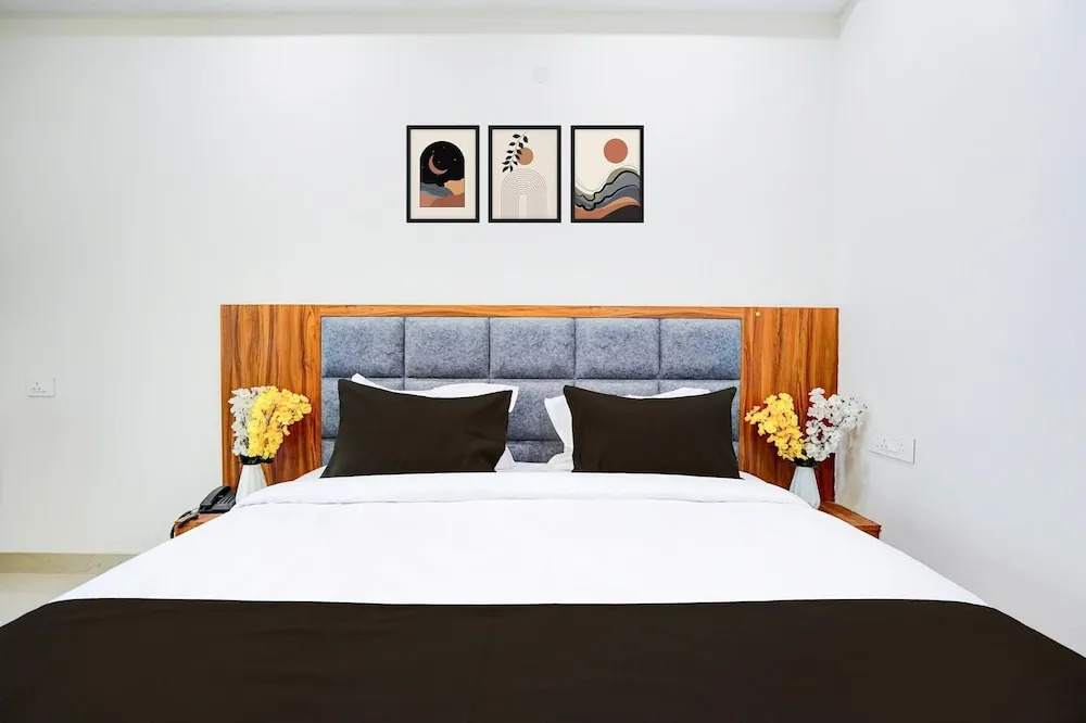 Classic With Balconyhotel Viva Residency