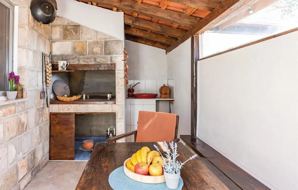 Beautiful Home in Makarska With Wifi and 1 Bedrooms