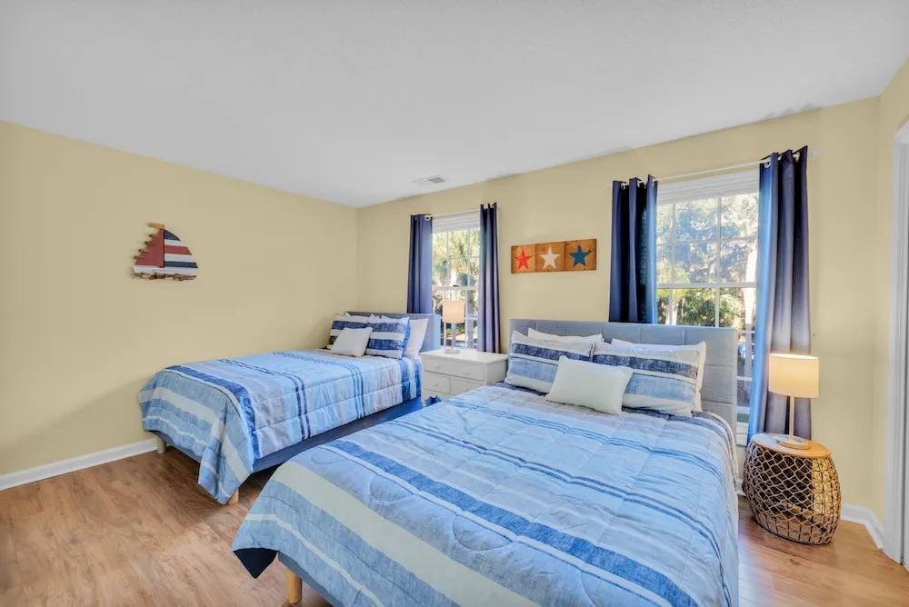 Evian Villa Retreat - Incredible Shipyard Condo
