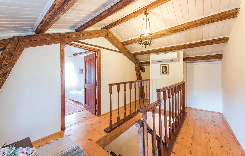 Beautiful Home in Markovac With Wifi and 5 Bedrooms