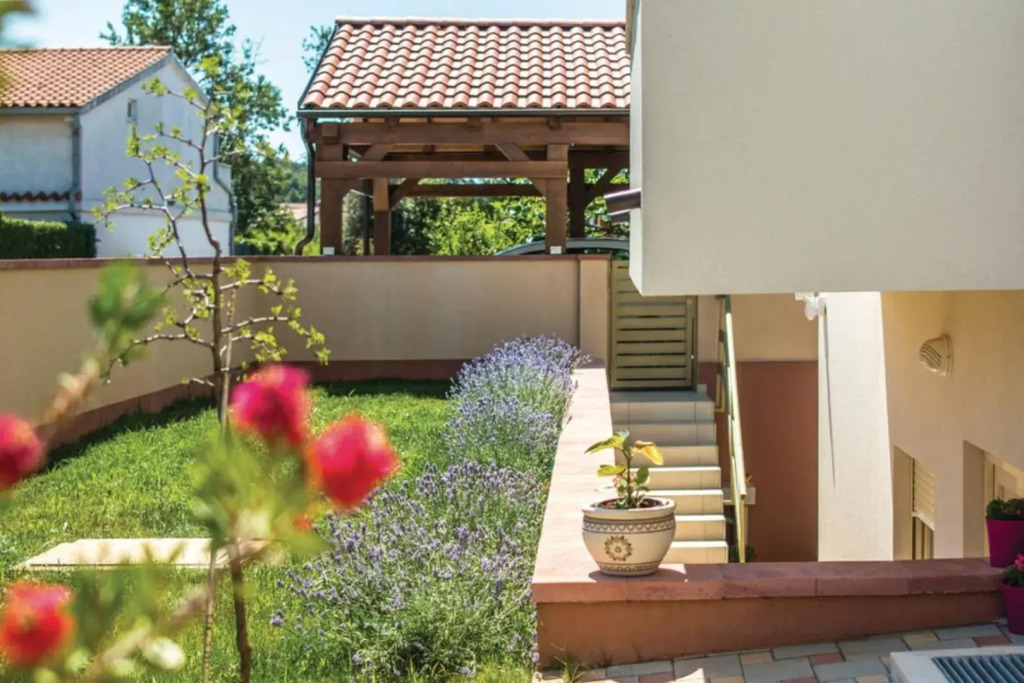 Two Bedroom Apartment Valdebecco for 5 persons