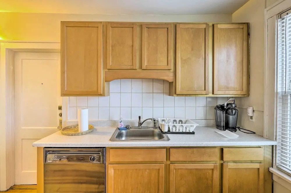 Charming Albany Retreat ~ 3 Mi to Downtown