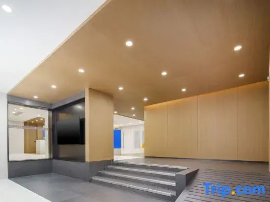 Dalian Zhongchen International Apartment