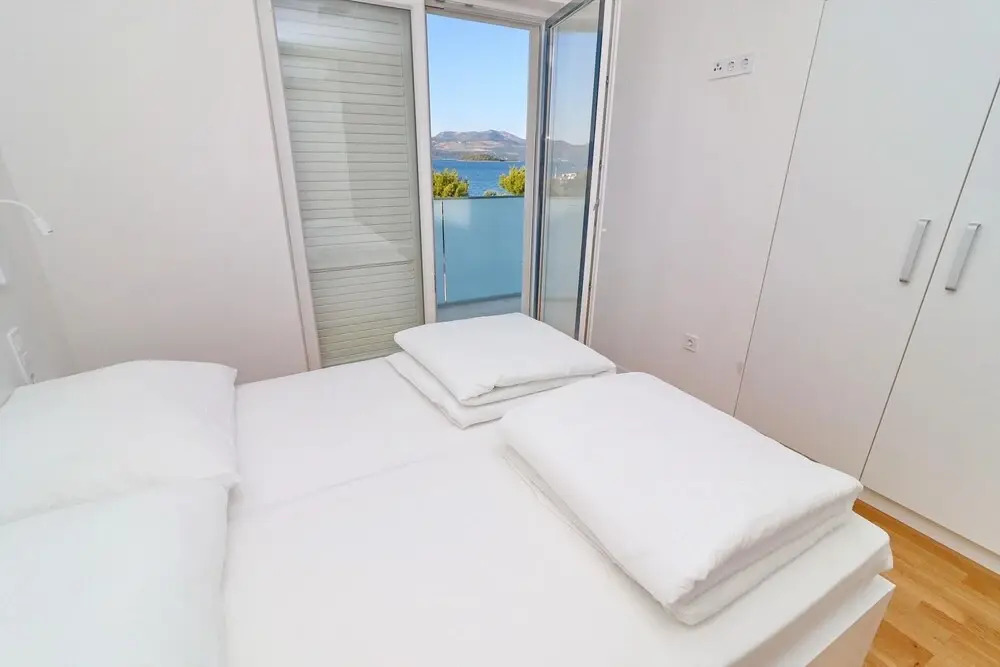 Villa Dalmatinka - Four-bedroom Villa With Pool and Patio ID Direct Booker 12319