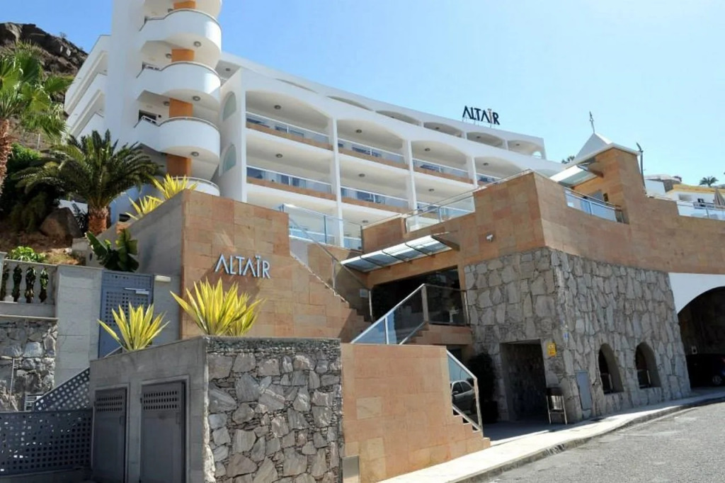 Apartamentos Cabau Altair
