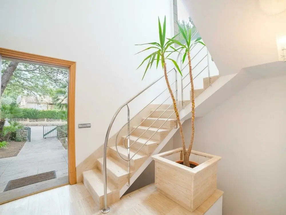 Spectacular Villa With Three Levels Located in Quiet Area