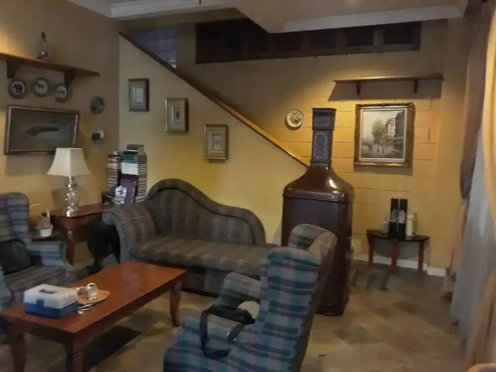 Le Chateau de Puah HomeStay