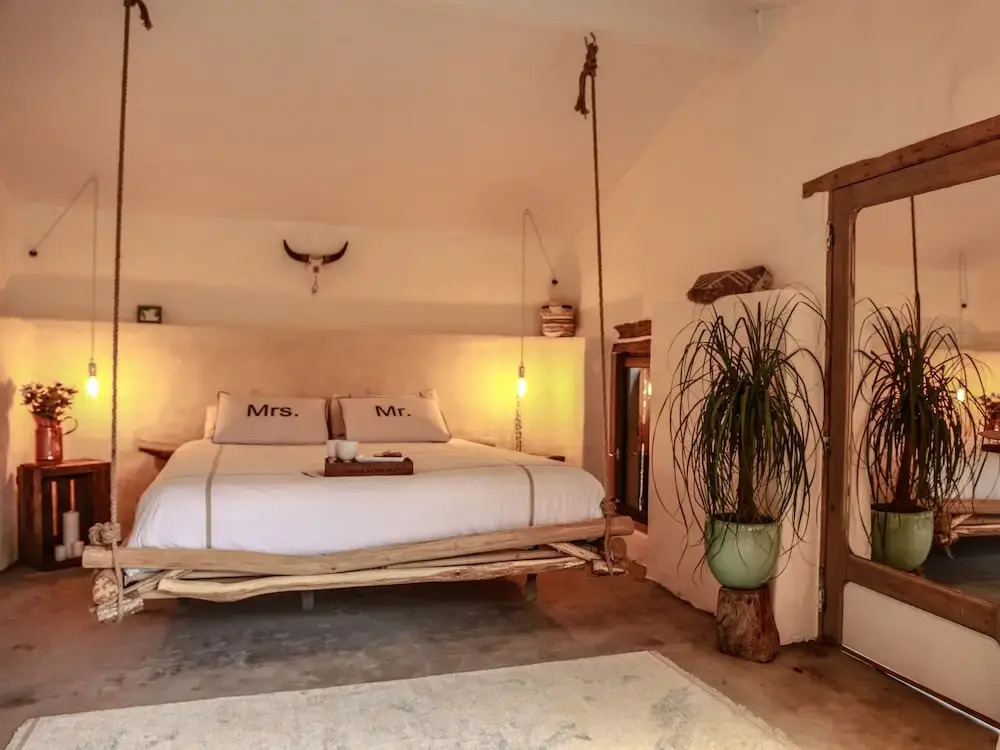 Coco Barn Wood Lodge